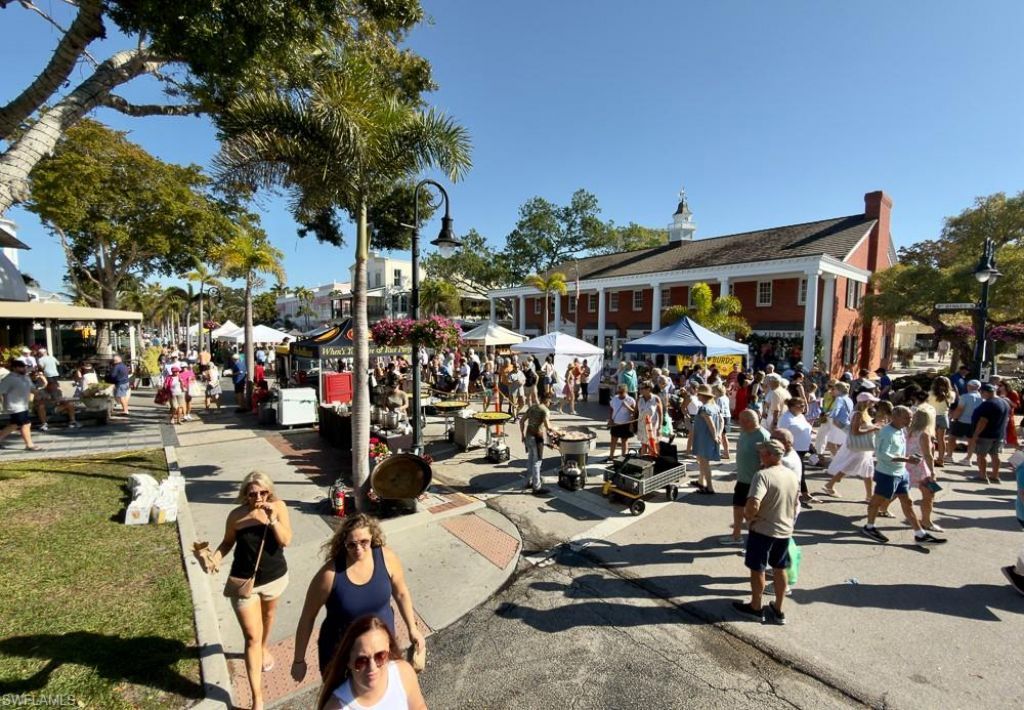 550 Broad Ave S, Unit 550, Naples, FL 34102 Photo