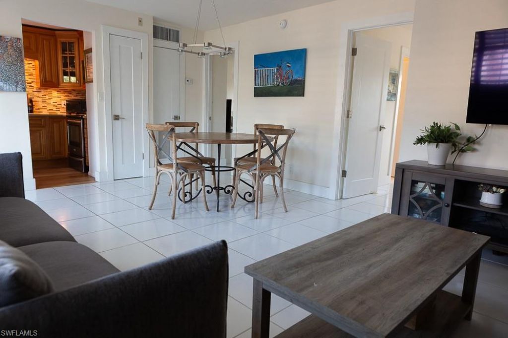 550 Broad Ave S, Unit 550, Naples, FL 34102 Photo