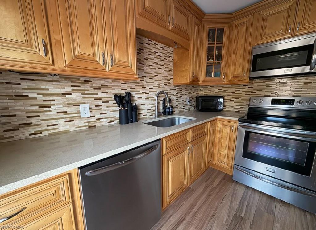 550 Broad Ave S, Unit 550, Naples, FL 34102 Photo