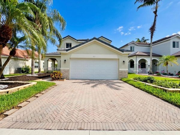 833 Vista Meadows Dr, Weston, FL 33327