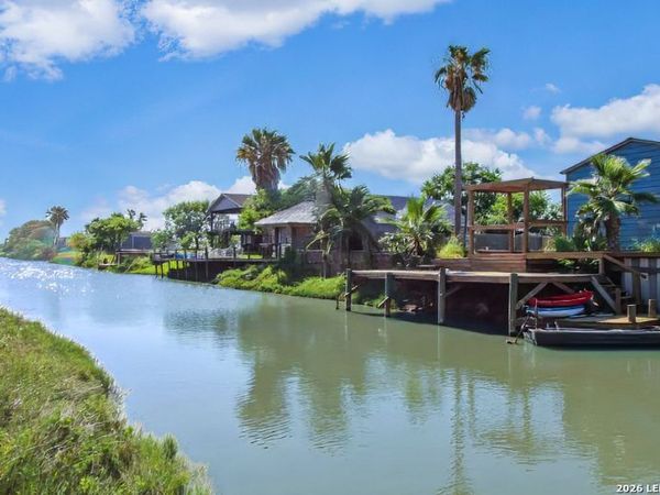 247 Allen M Parks, Rockport, TX 78382