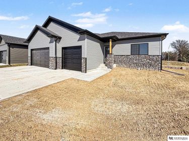 8050 Ephraem Place, Lincoln, NE 68516