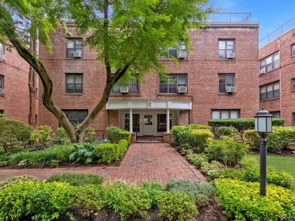 2 Townhouse Place, Unit 3N, Great Neck, NY 11021