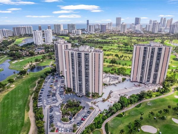 20301 W Country Club Dr , Unit 1826, Aventura, FL 33180