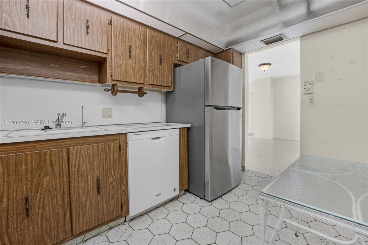 20301 W Country Club Dr , Unit 1826, Aventura, FL 33180 Photo