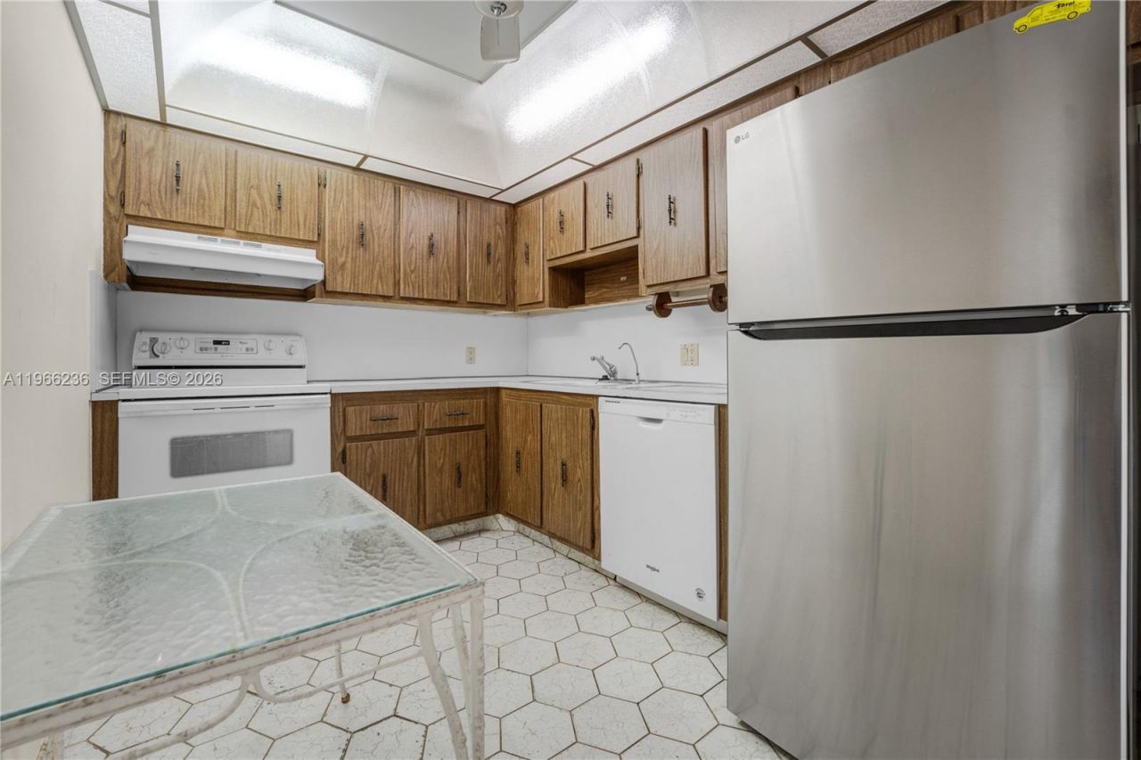 20301 W Country Club Dr , Unit 1826, Aventura, FL 33180 Photo