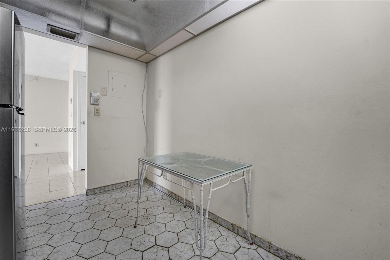 20301 W Country Club Dr , Unit 1826, Aventura, FL 33180 Photo