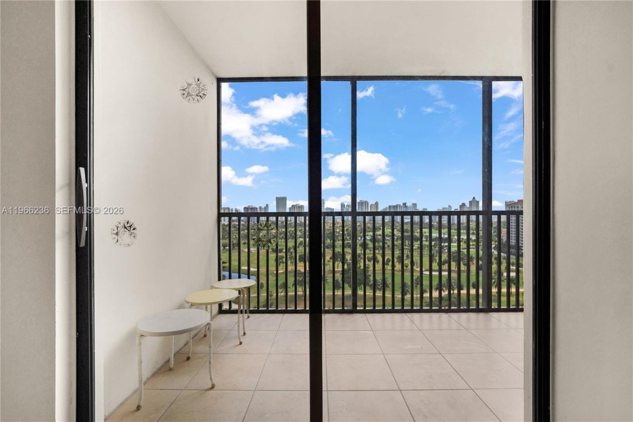 20301 W Country Club Dr , Unit 1826, Aventura, FL 33180 Photo