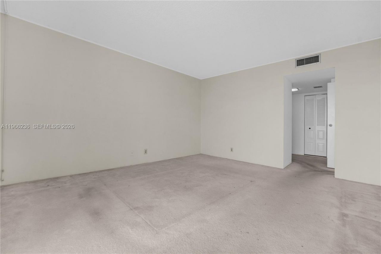 20301 W Country Club Dr , Unit 1826, Aventura, FL 33180 Photo