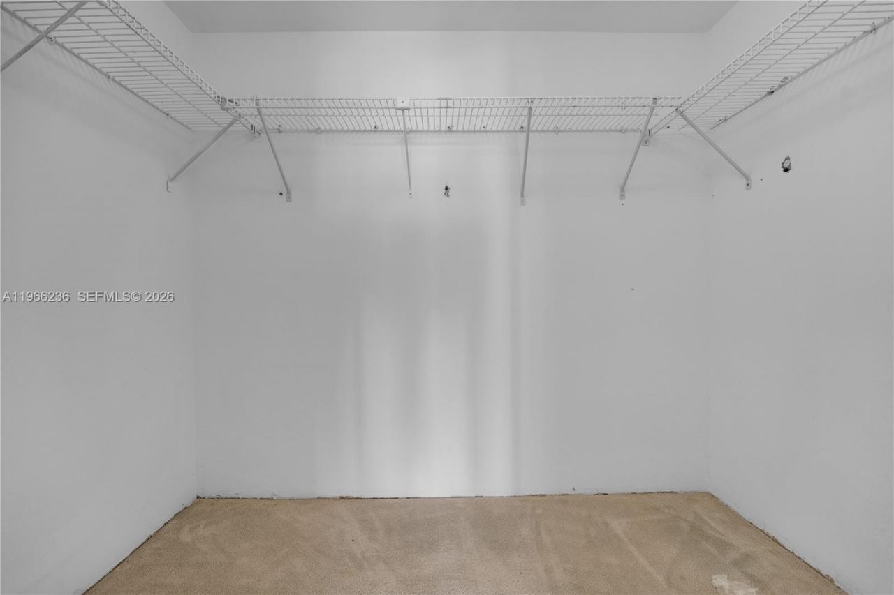 20301 W Country Club Dr , Unit 1826, Aventura, FL 33180 Photo