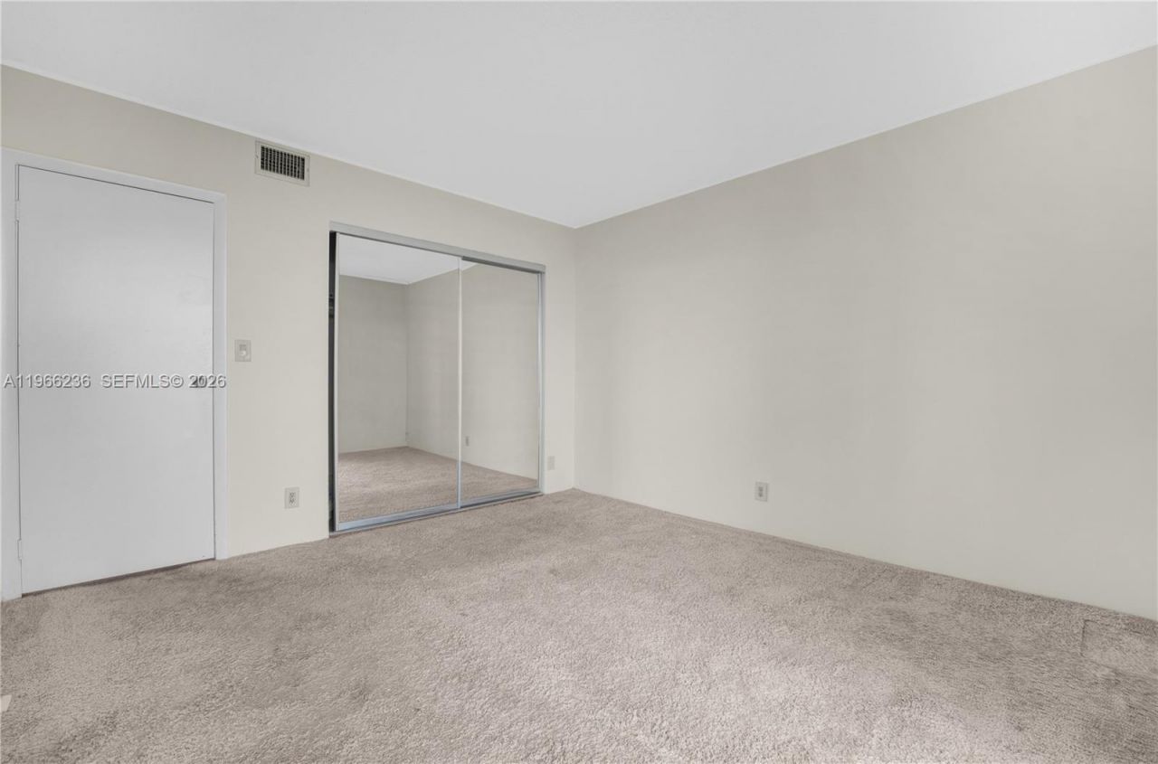 20301 W Country Club Dr , Unit 1826, Aventura, FL 33180 Photo