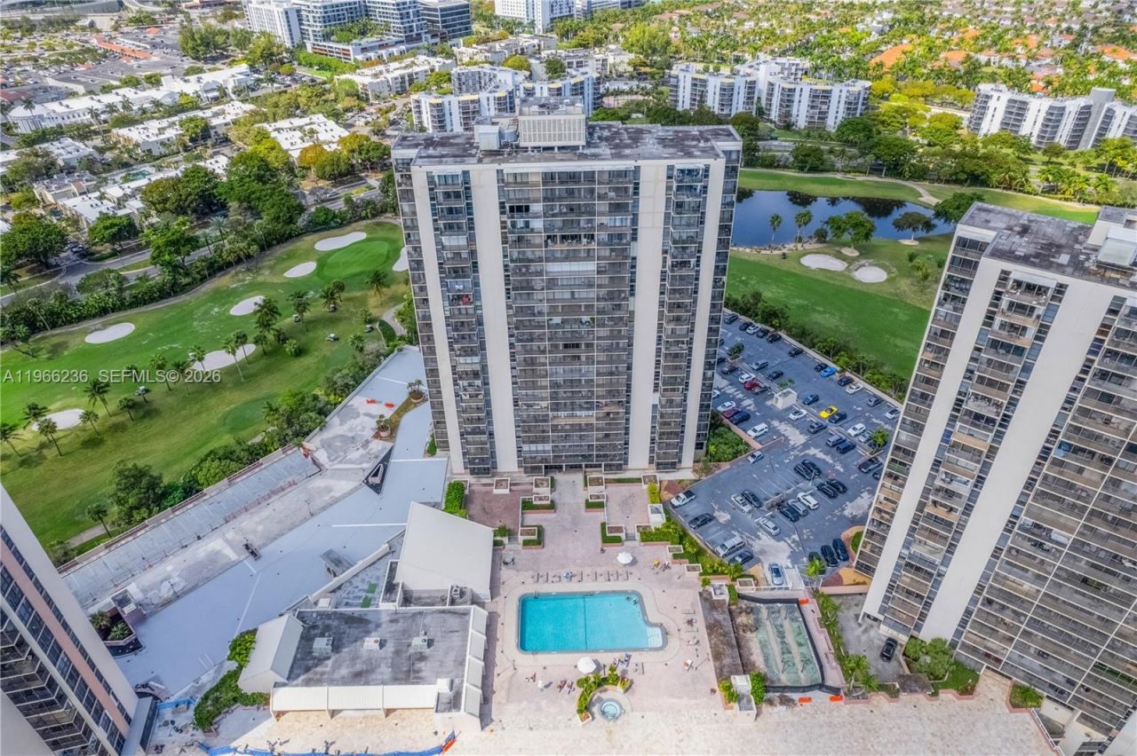 20301 W Country Club Dr , Unit 1826, Aventura, FL 33180 Photo