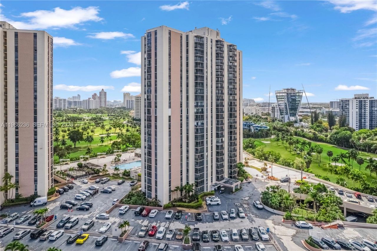 20301 W Country Club Dr , Unit 1826, Aventura, FL 33180 Photo