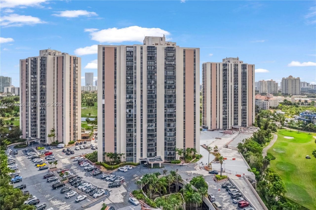 20301 W Country Club Dr , Unit 1826, Aventura, FL 33180 Photo