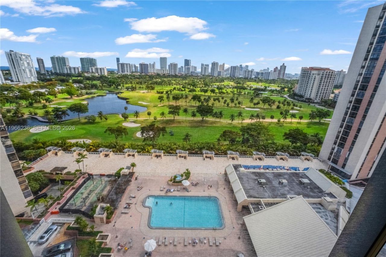 20301 W Country Club Dr , Unit 1826, Aventura, FL 33180 Photo