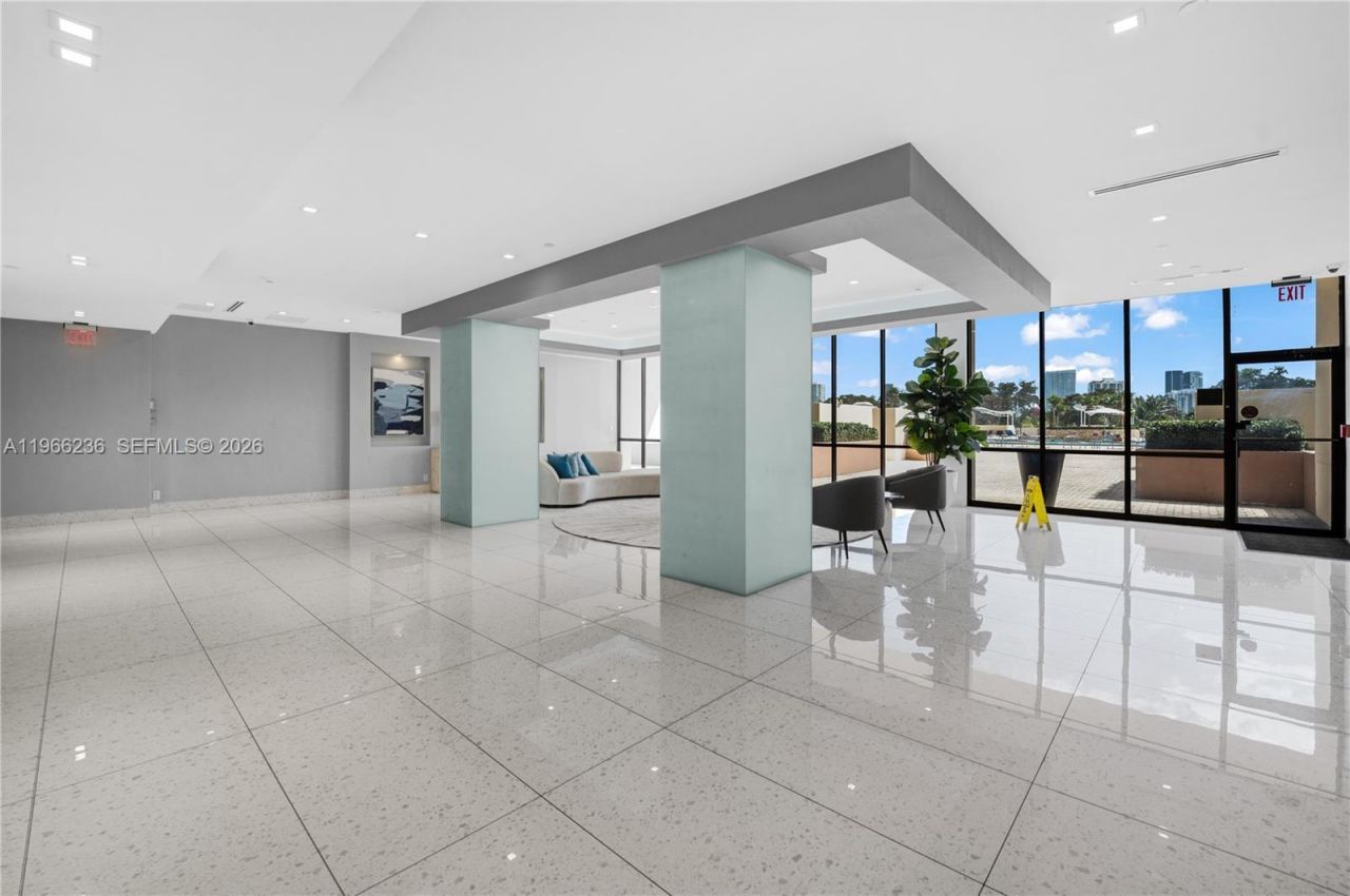 20301 W Country Club Dr , Unit 1826, Aventura, FL 33180 Photo