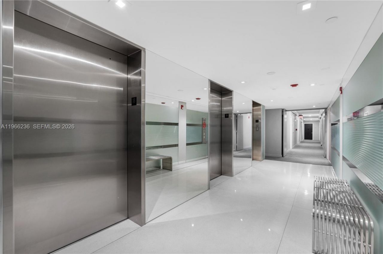 20301 W Country Club Dr , Unit 1826, Aventura, FL 33180 Photo