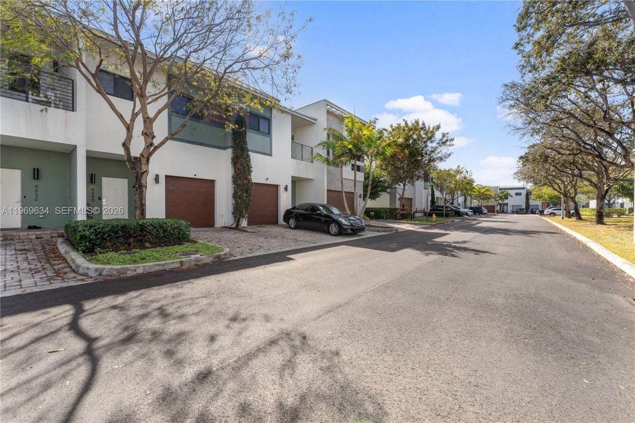 4440 NW 8th Ct , Plantation, FL 33317 Photo