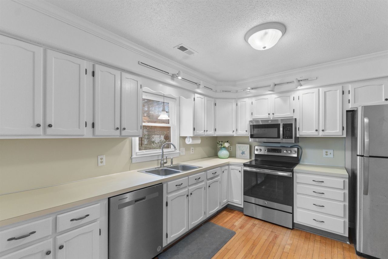 9 Pioneer Ln. Photo 8