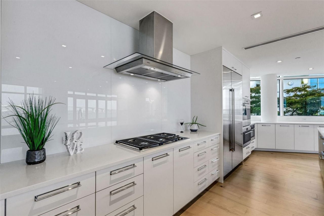 280 Golden Gate Point, Unit 200, Sarasota, FL 34236 Photo