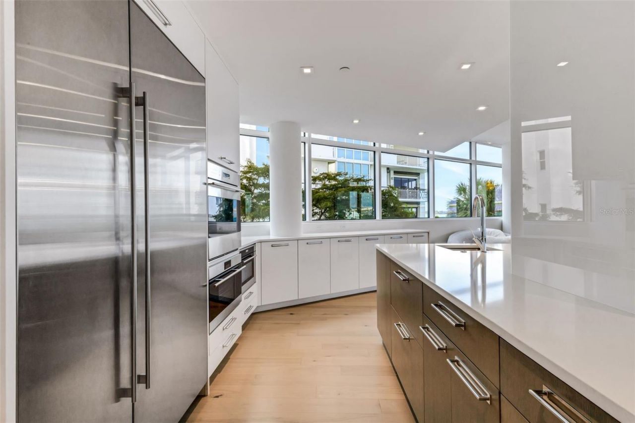 280 Golden Gate Point, Unit 200, Sarasota, FL 34236 Photo