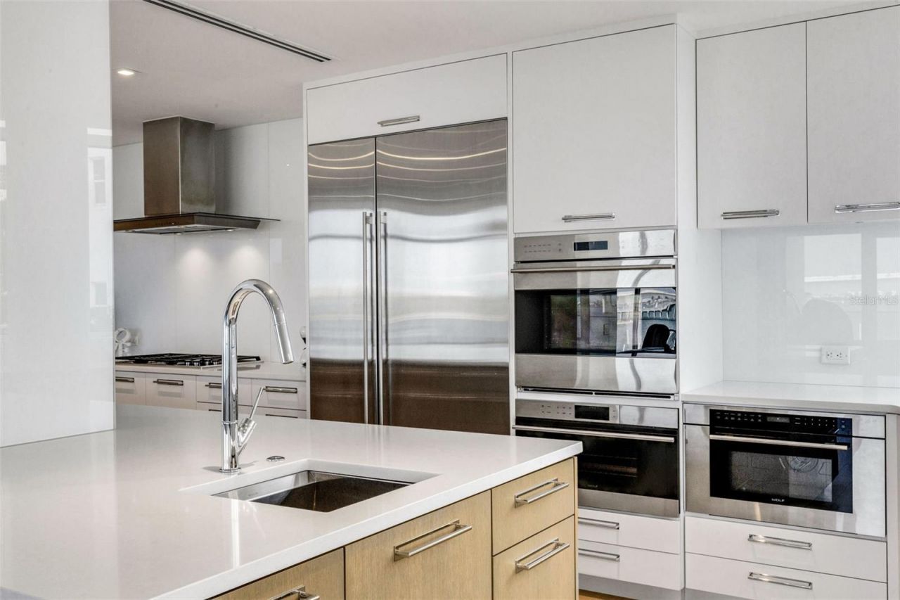 280 Golden Gate Point, Unit 200, Sarasota, FL 34236 Photo