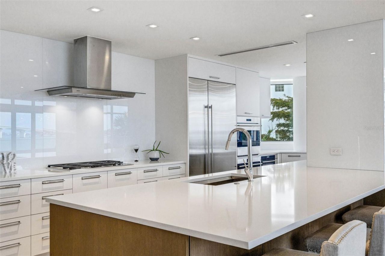 280 Golden Gate Point, Unit 200, Sarasota, FL 34236 Photo