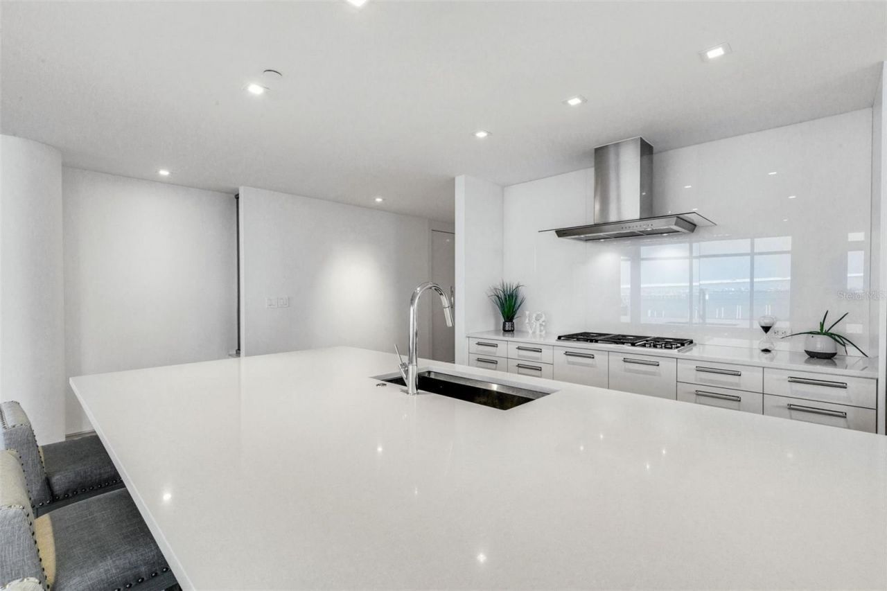 280 Golden Gate Point, Unit 200, Sarasota, FL 34236 Photo