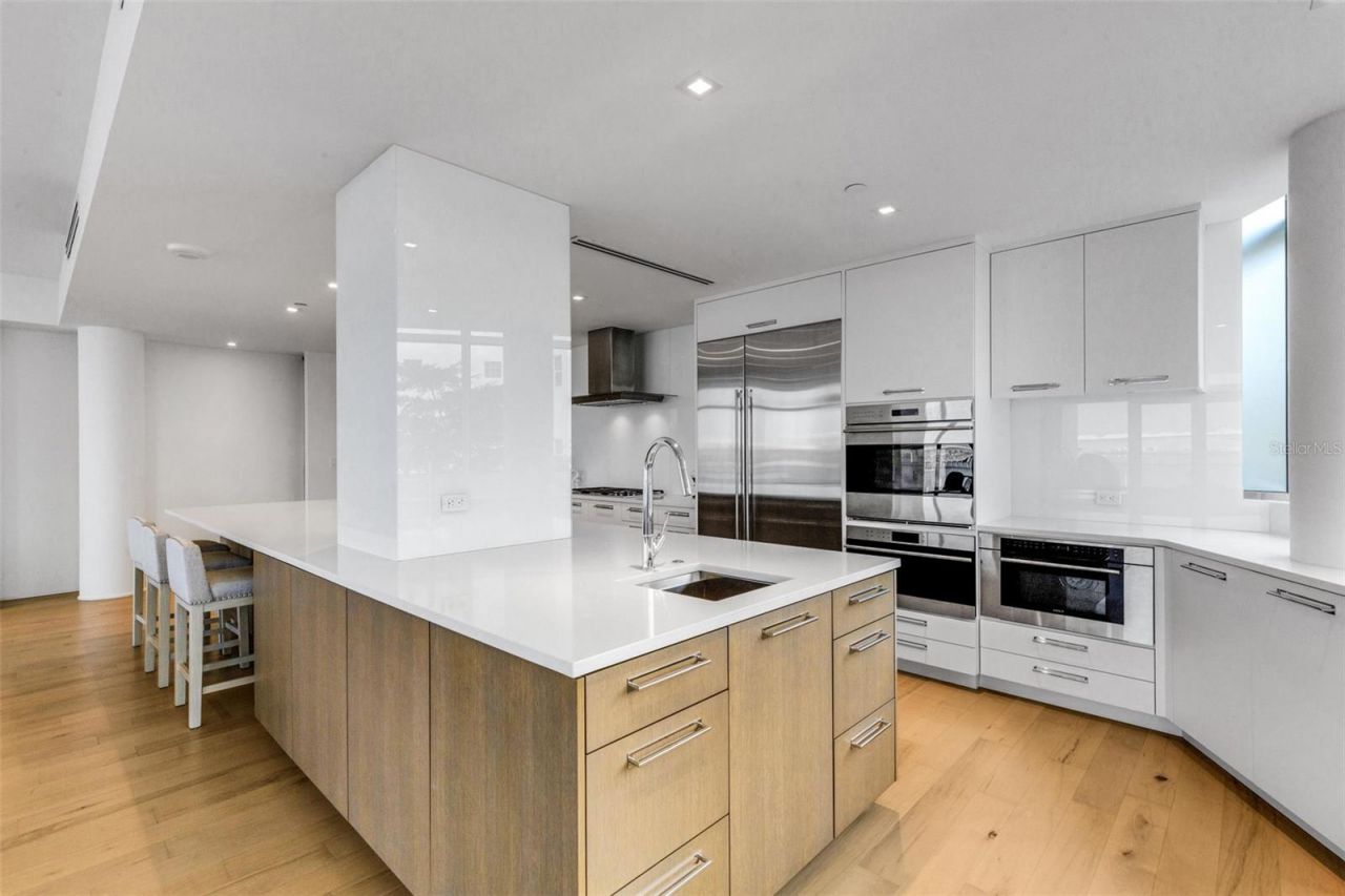 280 Golden Gate Point, Unit 200, Sarasota, FL 34236 Photo