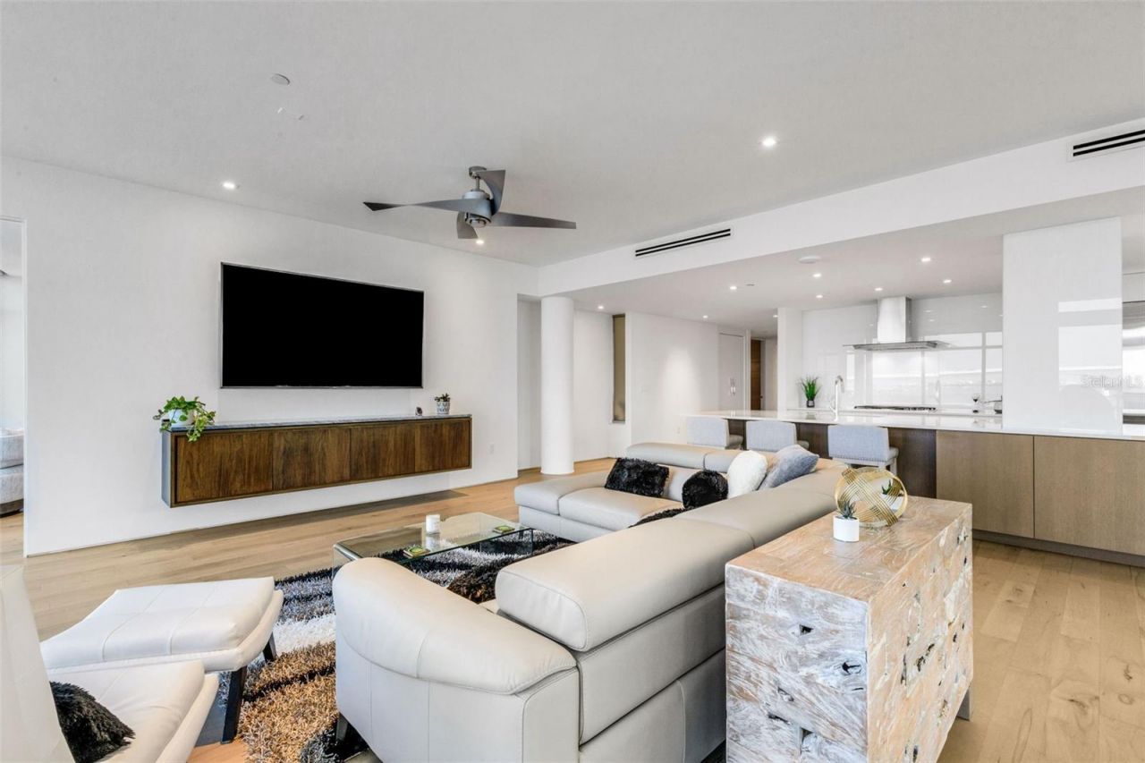 280 Golden Gate Point, Unit 200, Sarasota, FL 34236 Photo