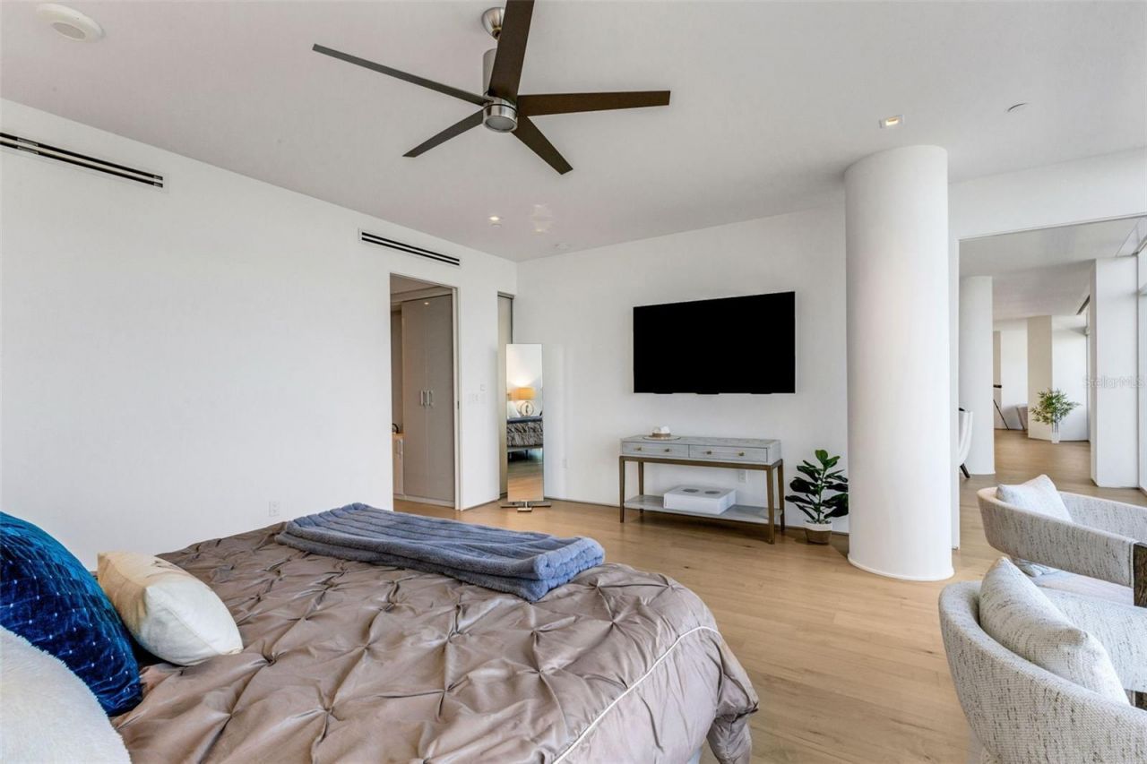 280 Golden Gate Point, Unit 200, Sarasota, FL 34236 Photo