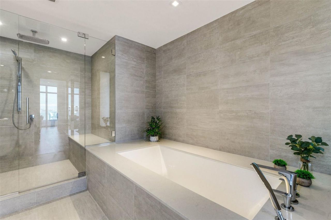 280 Golden Gate Point, Unit 200, Sarasota, FL 34236 Photo