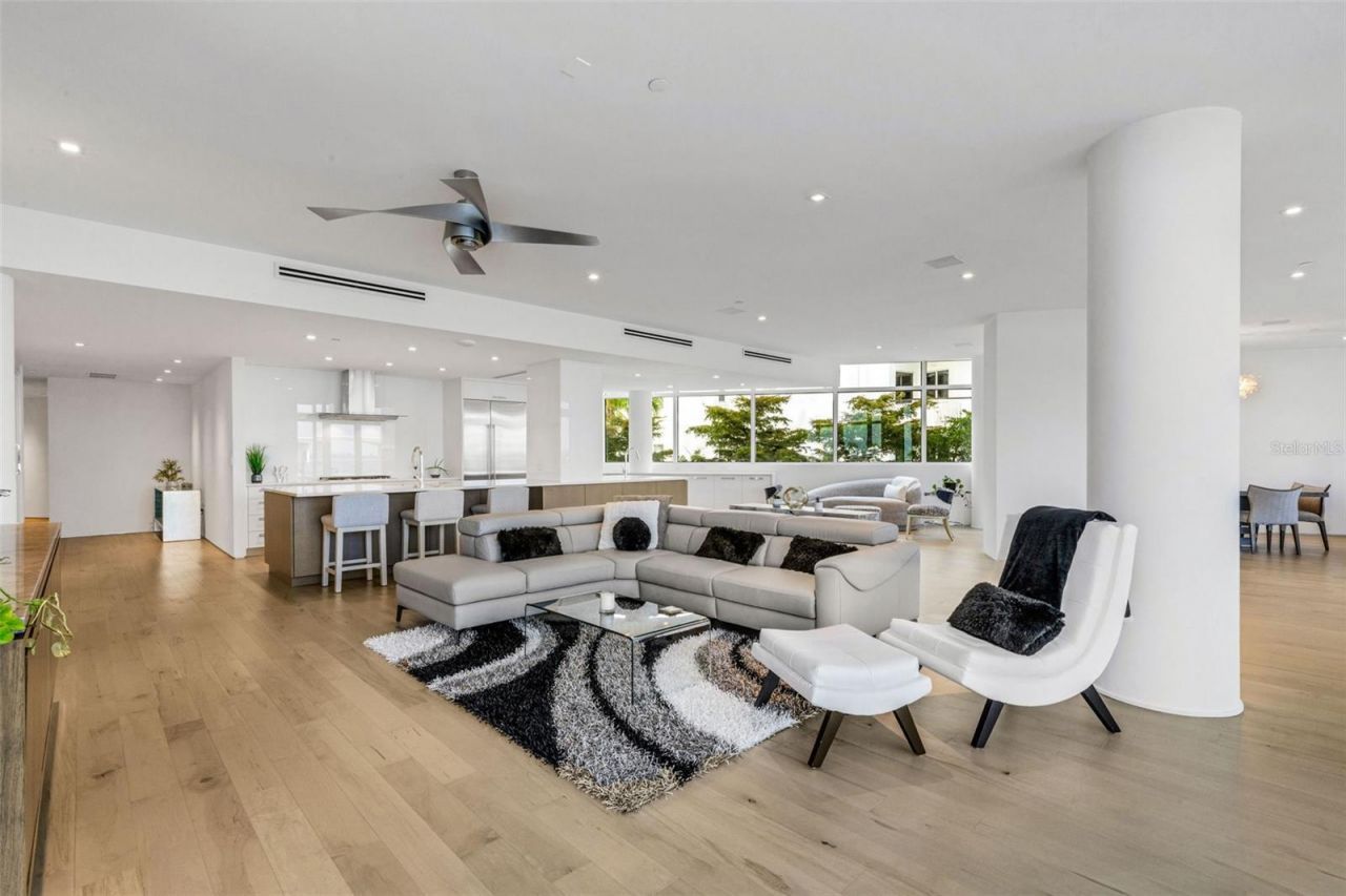 280 Golden Gate Point, Unit 200, Sarasota, FL 34236 Photo