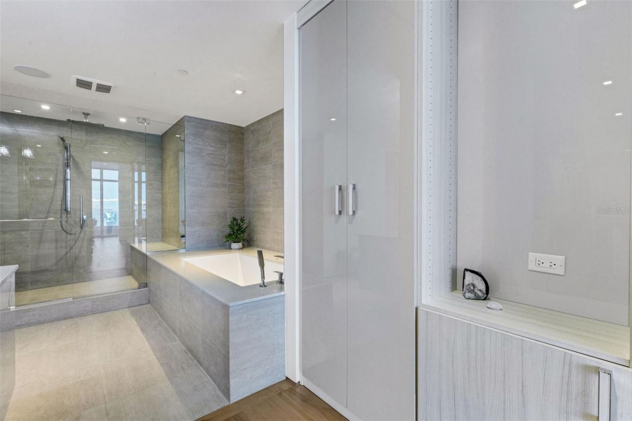 280 Golden Gate Point, Unit 200, Sarasota, FL 34236 Photo