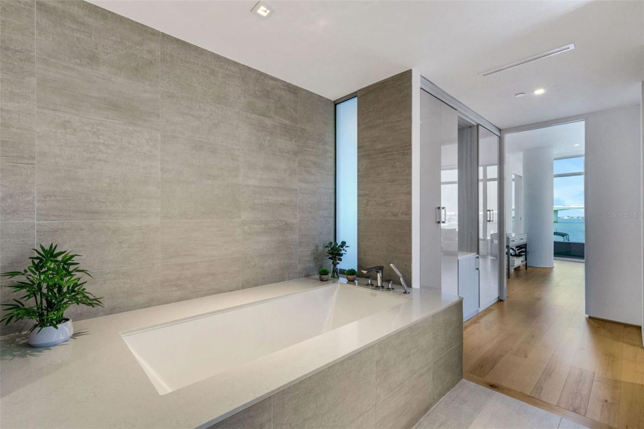 280 Golden Gate Point, Unit 200, Sarasota, FL 34236 Photo