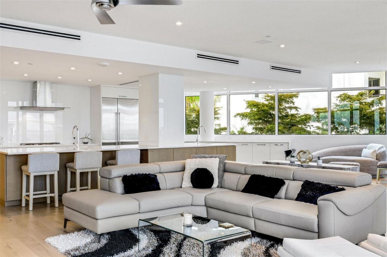 280 Golden Gate Point, Unit 200, Sarasota, FL 34236 Photo