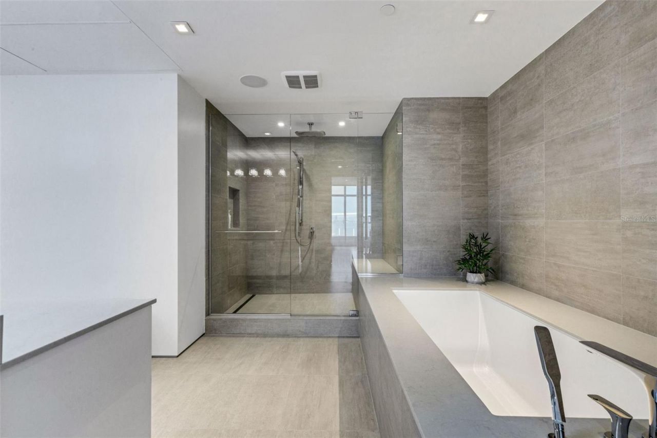 280 Golden Gate Point, Unit 200, Sarasota, FL 34236 Photo