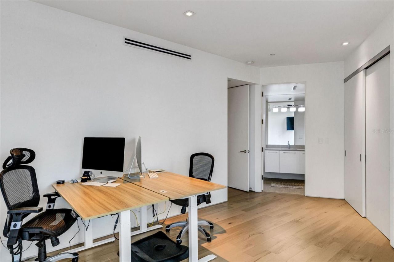 280 Golden Gate Point, Unit 200, Sarasota, FL 34236 Photo