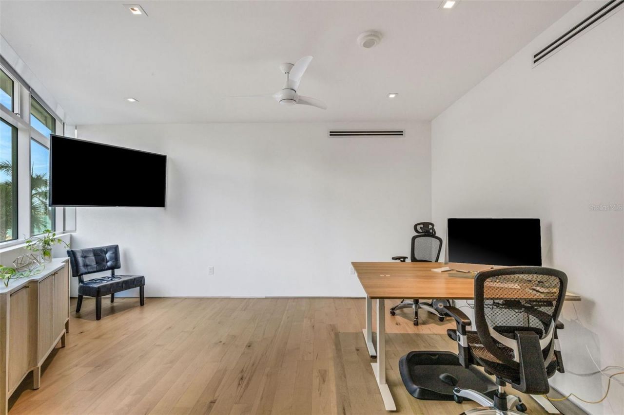 280 Golden Gate Point, Unit 200, Sarasota, FL 34236 Photo