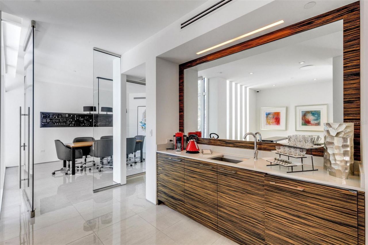 280 Golden Gate Point, Unit 200, Sarasota, FL 34236 Photo