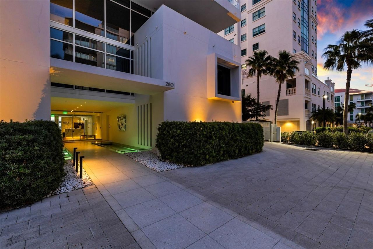 280 Golden Gate Point, Unit 200, Sarasota, FL 34236 Photo