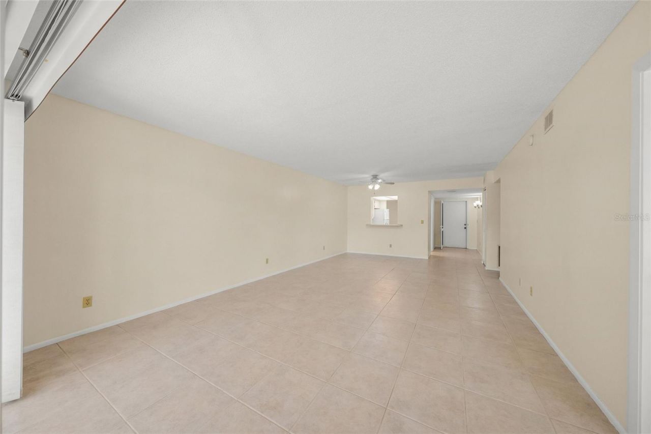7860 Palm Aire Lane, Unit 105, Sarasota, FL 34243 Photo