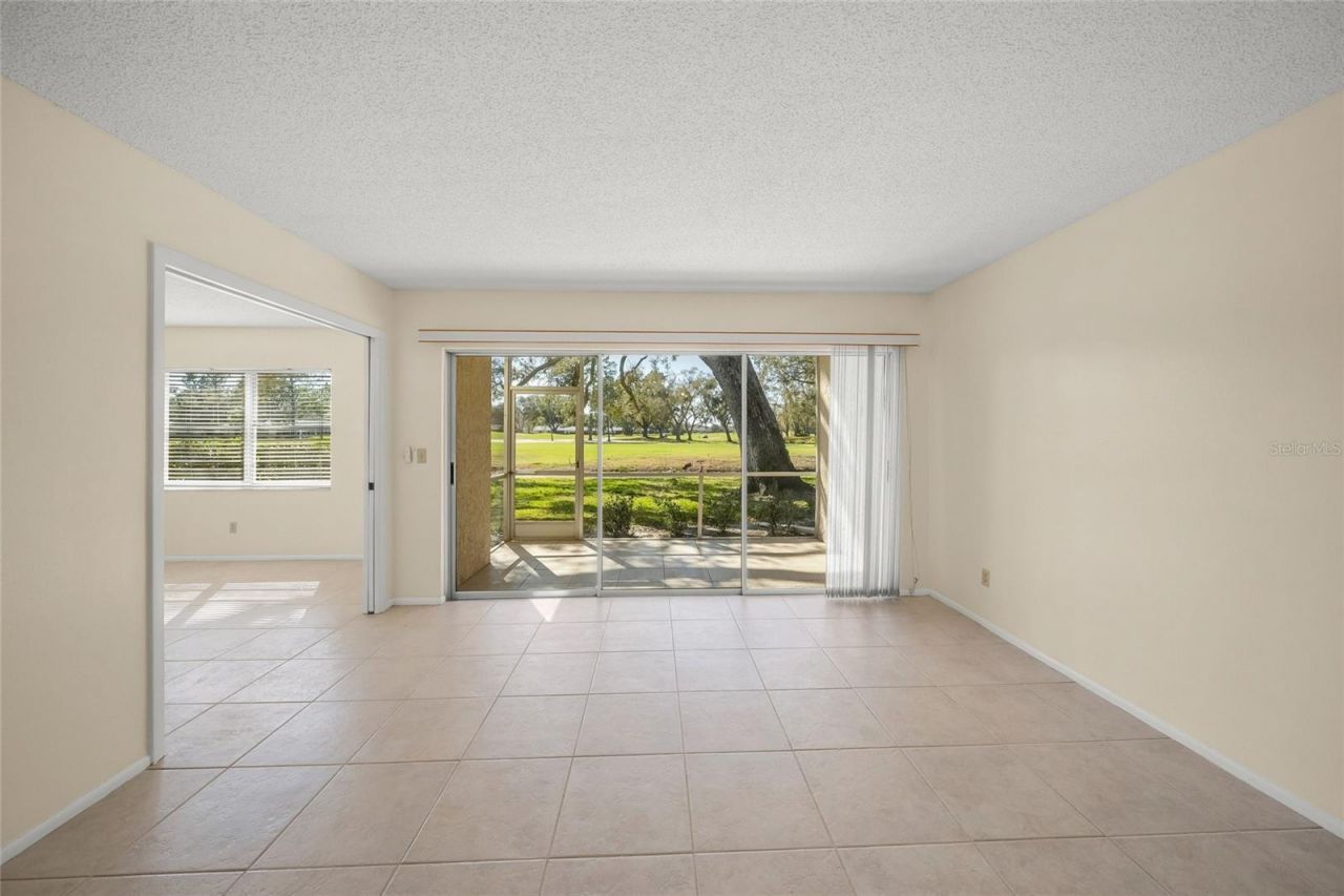 7860 Palm Aire Lane, Unit 105, Sarasota, FL 34243 Photo