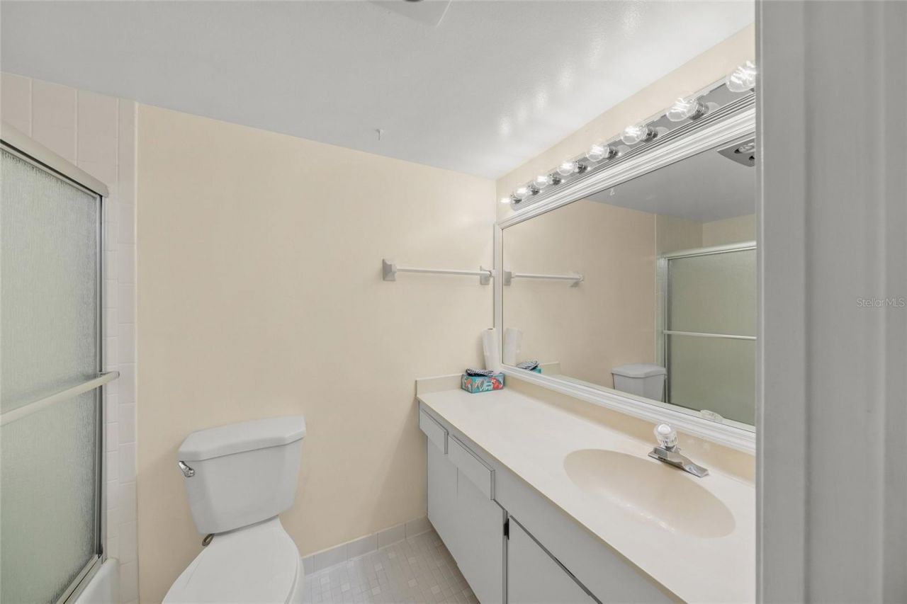 7860 Palm Aire Lane, Unit 105, Sarasota, FL 34243 Photo