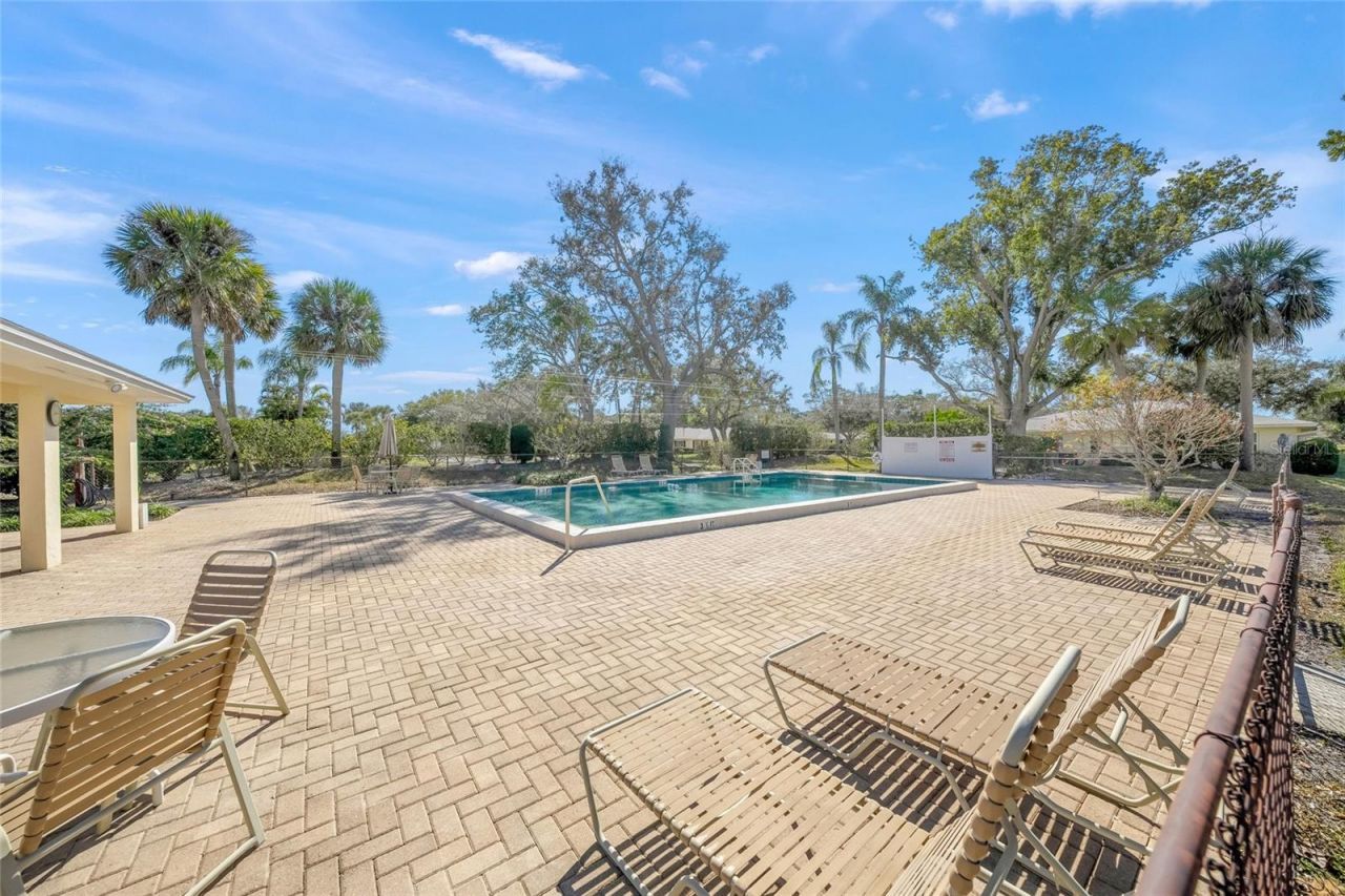 7860 Palm Aire Lane, Unit 105, Sarasota, FL 34243 Photo