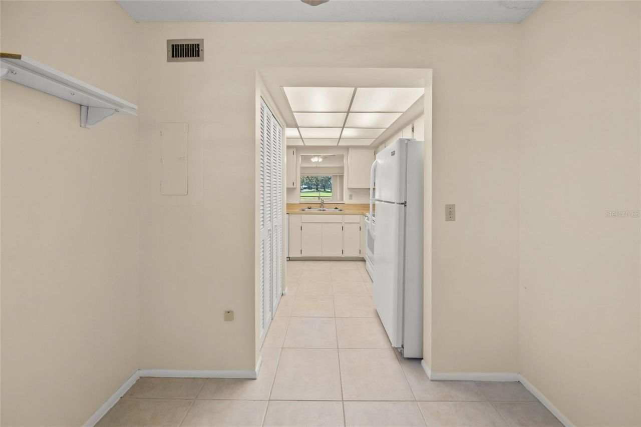 7860 Palm Aire Lane, Unit 105, Sarasota, FL 34243 Photo