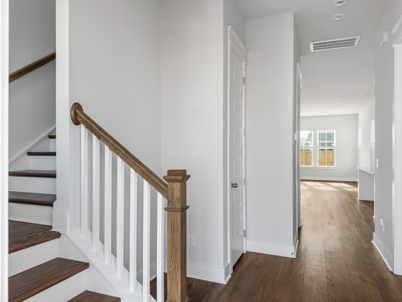 302 Archar Street Photo 8