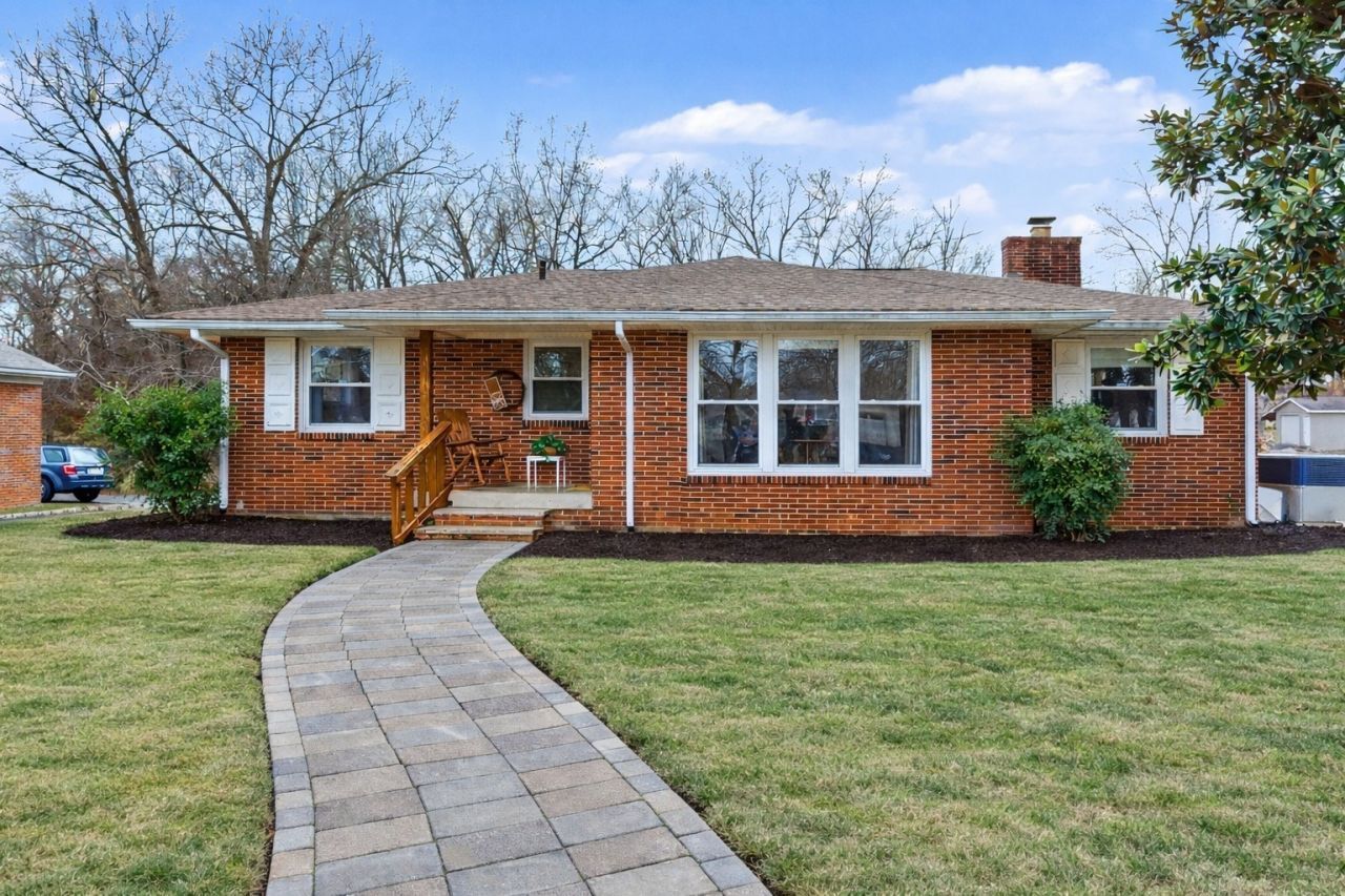 1618 Woodside Dr, Lebanon, TN 37087 Main Photo