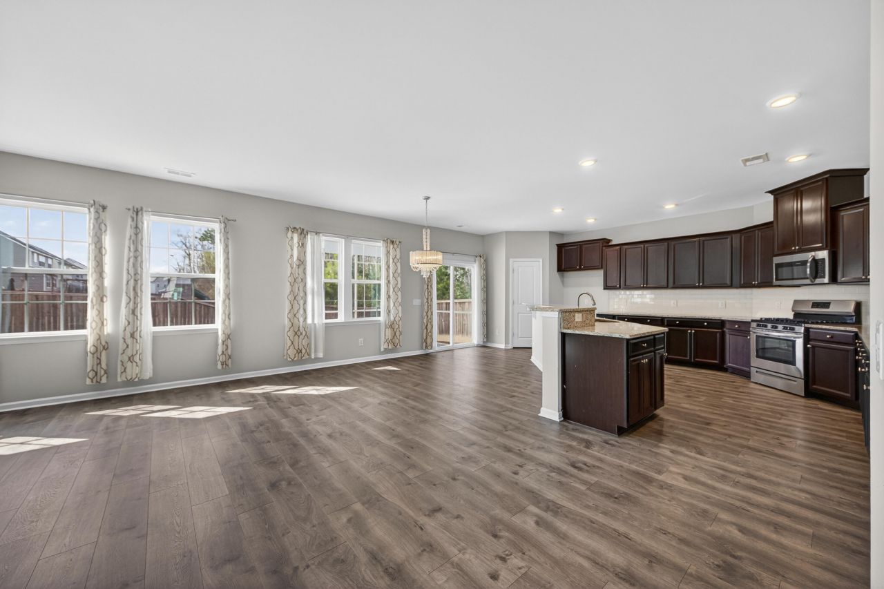 9905 Winged Elm Street Photo 10