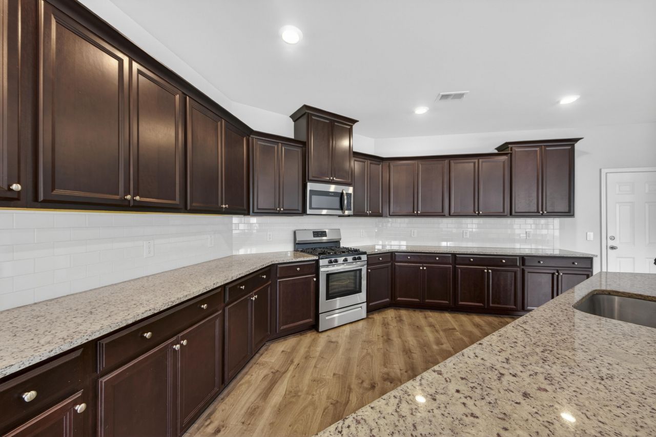 9905 Winged Elm Street Photo 12